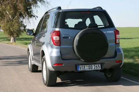 Daihatsu Terios 1.5 16V DVVT 2WD Explore 2006 view 2
