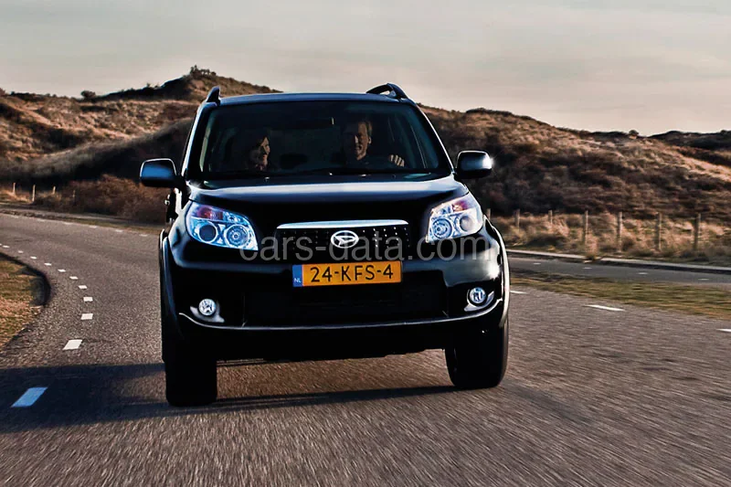 Daihatsu Terios 1.5 16V DVVT 4WD Top 2010 front view