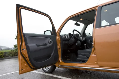 Daihatsu Trevis Trevis 2006 view 9