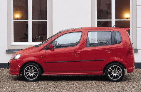 Daihatsu Young RV 1.0 12V RTi 2001 view 2