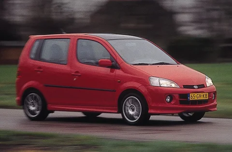 Daihatsu Young RV 1.0 12V RTi 2001 view 3