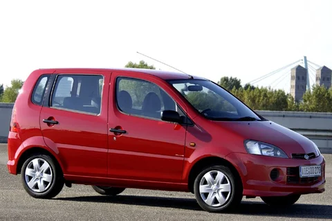 Daihatsu Young RV 1.0 12V RTi 2001 view 5