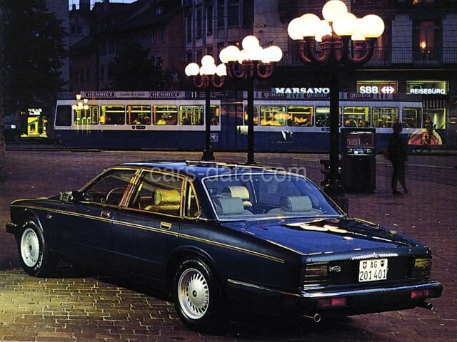 Daimler 3.6 1986 berline vue avant