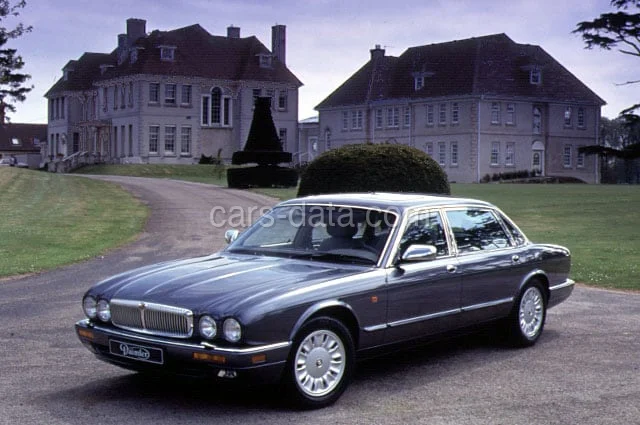 Daimler Six LWB 1995 front view