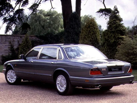 Daimler Six LWB 1995 view 4
