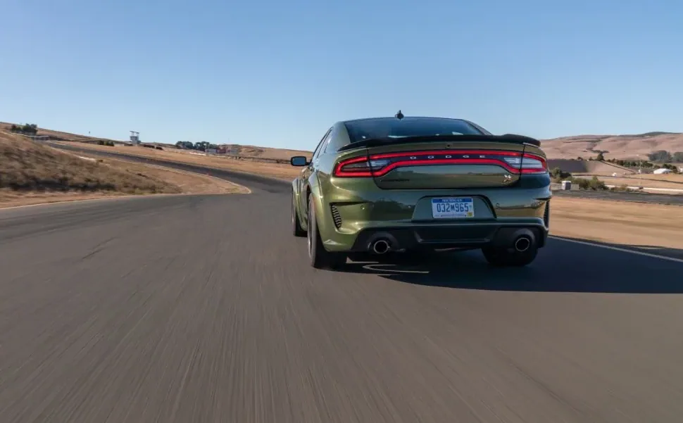 Dodge Charger 4DR RWD V8 6.2L 2023 szedán elölnézet