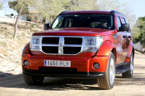 Dodge Nitro 2.8 CRD 4x4 R/T 2007 view 2