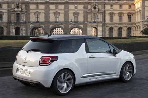 DS 3 PureTech 110 Ultra Prestige 2015 view 2