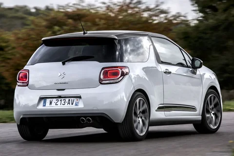 DS 3 PureTech 110 Ultra Prestige 2015 view 3