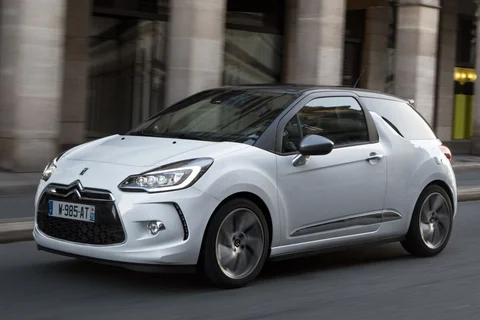 DS 3 PureTech 110 Ultra Prestige 2015 view 4
