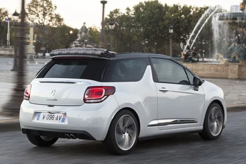 DS 3 Cabrio PureTech 110 1955 2015 view 2