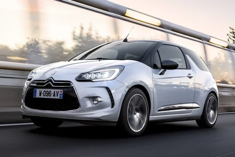 DS 3 Cabrio PureTech 110 1955 2015 view 3