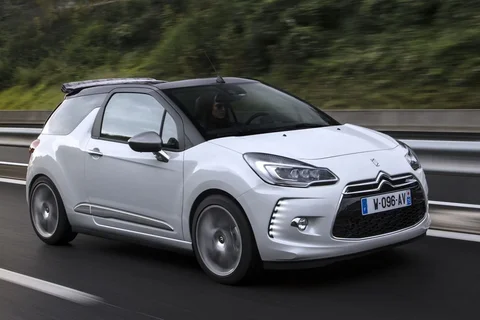 DS 3 Cabrio PureTech 110 1955 2015 view 12