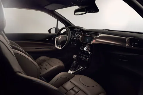 DS 3 PureTech 110 Sport Chic 2016 view 8