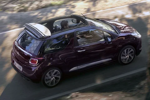 DS 3 Cabrio THP 208 Performance Black Special 2016 view 5