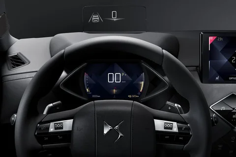 DS 3 Crossback PureTech 100 Grand Chic 2019 view 4