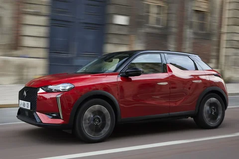 DS 3 E-Tense Performance Line 2026 view 1
