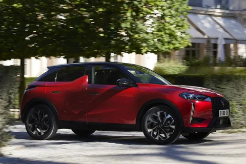 DS 3 E-Tense Performance Line 2026 view 9