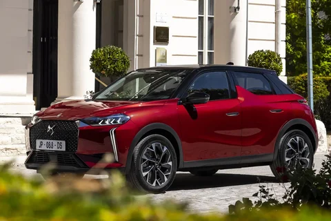 DS 3 E-Tense Performance Line 2026 view 2