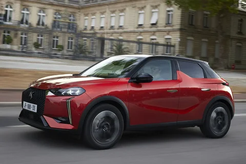 DS 3 E-Tense Performance Line 2026 view 4