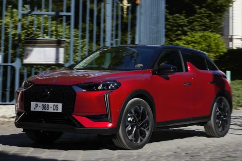 DS 3 E-Tense Performance Line 2026 view 6