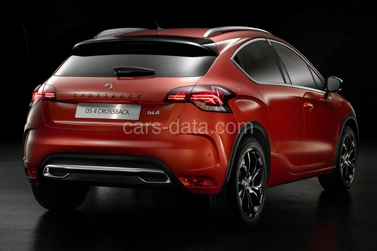 DS 4 Crossback PureTech 130 Connected Chic 2017 front view