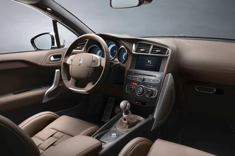 DS 4 BlueHDi 120 Chic 2015 view 2