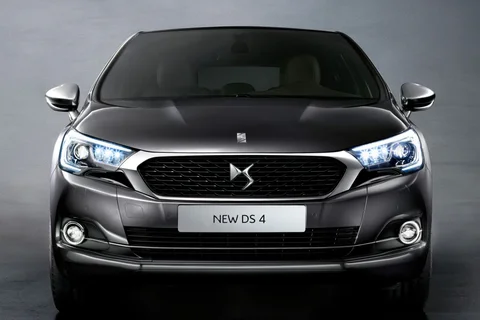 DS 4 BlueHDi 120 Chic 2015 view 3