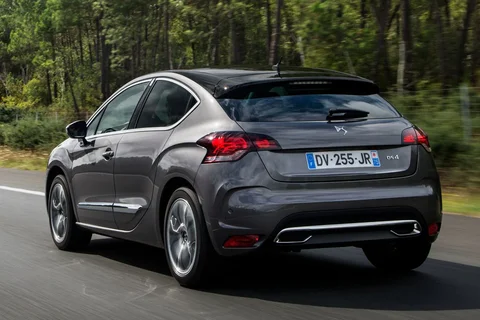 DS 4 BlueHDi 120 Chic 2015 view 5