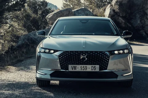 DS 4 E-Tense 225 Rivoli Cross 2021 view 2