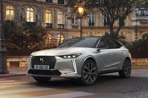 DS 4 E-Tense 225 Rivoli Cross 2021 view 3