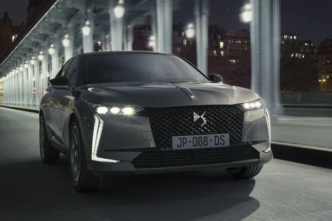 DS 4 E-Tense 225 Rivoli Cross 2021 view 4