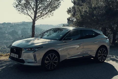 DS 4 E-Tense 225 Rivoli Cross 2021 view 6