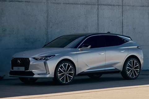DS 4 E-Tense 225 Rivoli Cross 2021 view 7