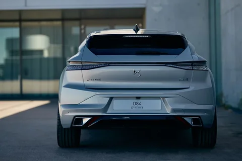 DS 4 E-Tense 225 Rivoli Cross 2021 view 8
