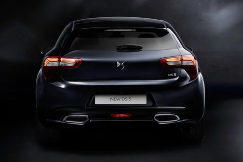 DS 5 BlueHDi 180 Chic 2015 view 4
