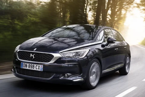 DS 5 BlueHDi 180 Chic 2015 view 6