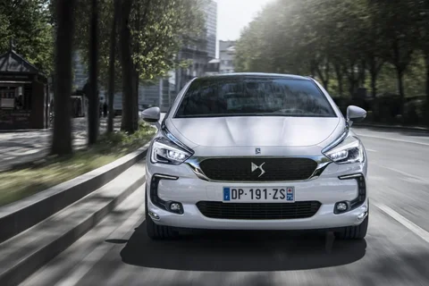 DS 5 BlueHDi 180 Chic 2015 view 8