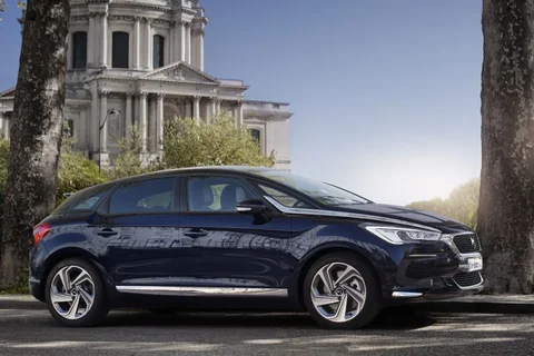 DS 5 BlueHDi 180 Chic 2015 view 11