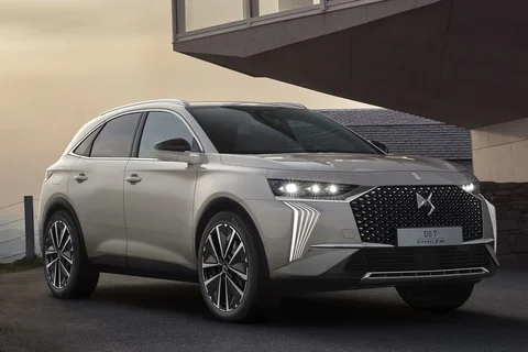 DS 7 E-Tense 225 Performance Line 2022 view 3