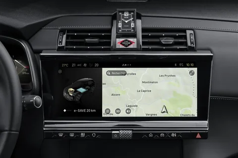 DS 7 E-Tense 225 Performance Line 2022 view 9