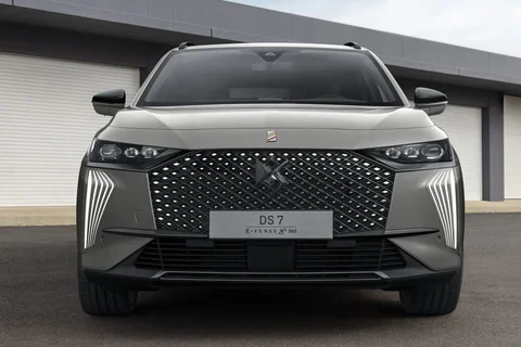 DS 7 E-Tense 225 Performance Line 2022 view 10