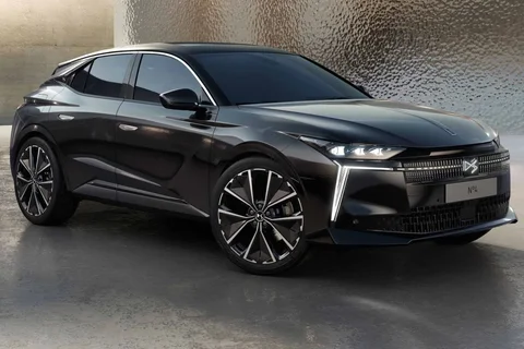DS N°4 Plug-in Hybrid 225 Performance Line 2026 view 6