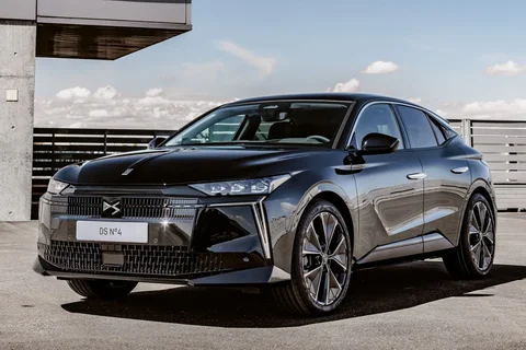 DS N°4 Plug-in Hybrid 225 Performance Line 2026 view 12