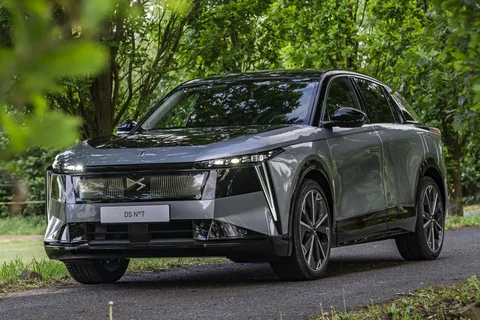 DS N°7 FWD Long Range 245hp 2026 suv изглед 12