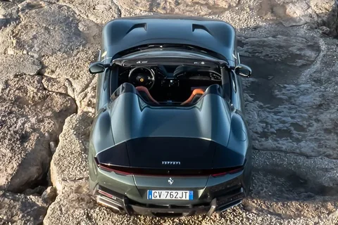 Ferrari 12Cilindri Spider 2025 view 3