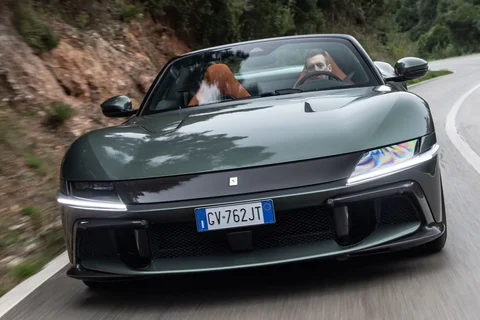 Ferrari 12Cilindri Spider 2025 view 9