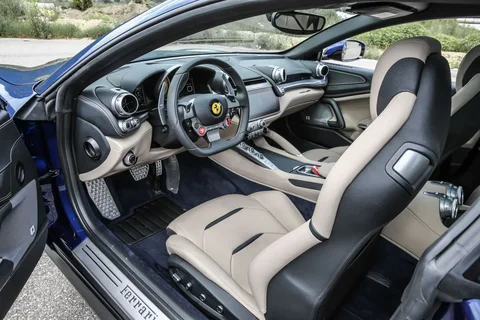 Ferrari GTC4 Lusso V8 2017 view 7