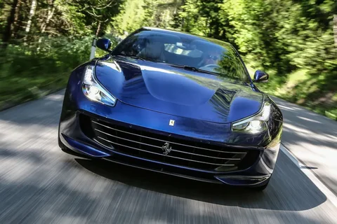 Ferrari GTC4 Lusso V8 2017 view 8