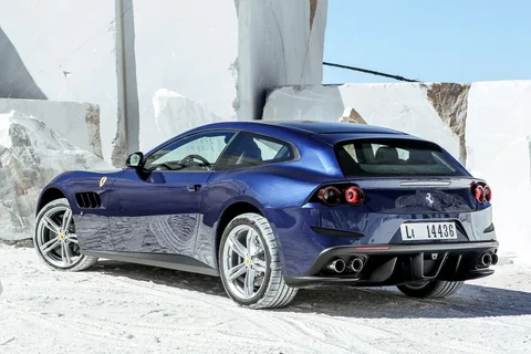 Ferrari GTC4 Lusso V8 2017 view 11